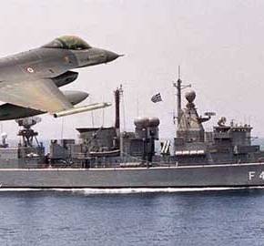 Χριστούγεννα Στο Κόκκινο… Με τα Όπλα Ανά Χείρας στις Ένοπλες Δυνάμεις… Ο ΕΧΘΡΟΣ&nbsp;Παραμονεύει