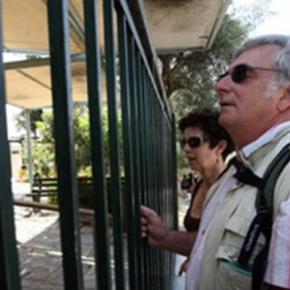 Ελλάς το μεγαλείο σου: Εβαλαν λουκέτο σε μουσεία και αρχαιολογικούς χώρους -Τελευταία Κυριακή του έτους, ο καιρός καλοκαιρινός, τα καταστήματα ανοιχτά, αλλά τα μουσεία και οι αρχαιολογικοί χώροι έμειναν&nbsp;κλειστοί.