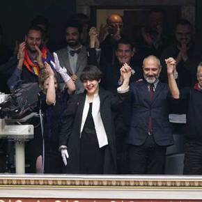 Η βουλή έγινε… Μύκονος!&nbsp;Φωτορεπορτάζ