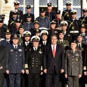 Τα… έψαλαν στον Π. Καμμένο – Ευχές και κάλαντα στον υπουργό Εθνικής Άμυνας [φωτό]&nbsp;–