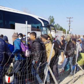 Κραυγή Δημάρχων: Δεν θα γίνει το Ελληνικό νέα Ειδομένη.«Δεν θα επιτρέψουμε να μετατραπεί ο χώρος του πρώην αεροδρομίου σε «αποθήκη ψυχών» αφού δεν πληρεί καμία απολύτως προϋπόθεση φιλοξενίας» διακηρύττουν 4&nbsp;Δήμαρχοι