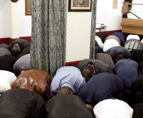 Ιμάμης σε τζαμί των Μεγάρων: »Σηκώστε το σπαθί εναντίον των&nbsp;άπιστων»