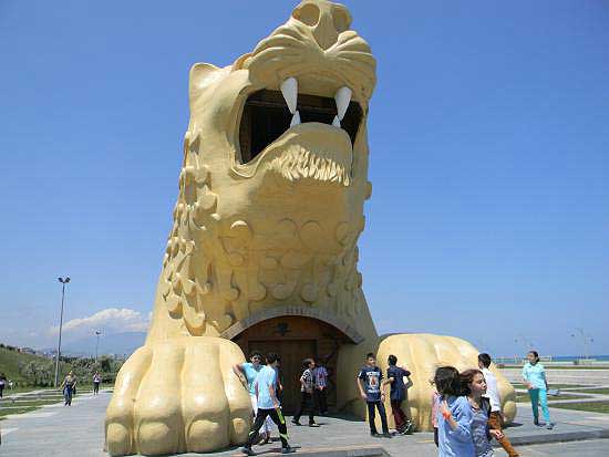 1samsun-amazon-heykeli