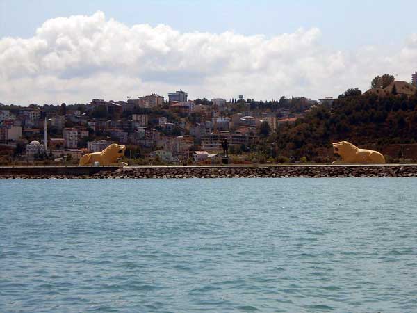 4samsun-amazon-heykeli