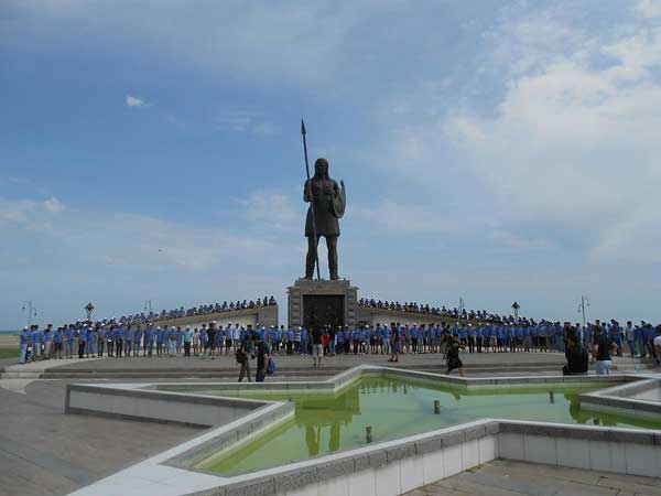 5samsun-amazon-heykeli