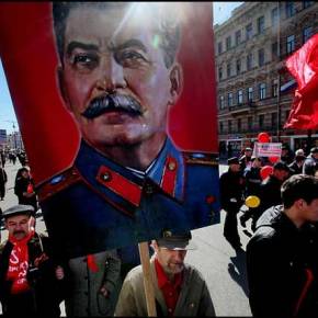 TO ΡΑΠΙΣΜΑ ΠΙΣΤΗΣ ΚΑΙ ΑΞΙΟΠΡΕΠΕΙΑΣ ΚΑΤΑ ΤΟΥ ΣΤΑΛΙΝ! ΤΟ ΚΟΜΜΑ ΕΚΤΕΛΟΥΣΕ ΟΠΟΙΟΝ ΤΟΛΜΟΥΣΕ ΝΑ ΚΑΝΕΙ ΤΟ ΣΗΜΕΙΟ ΤΟΥ&nbsp;ΣΤΑΥΡΟΥ!