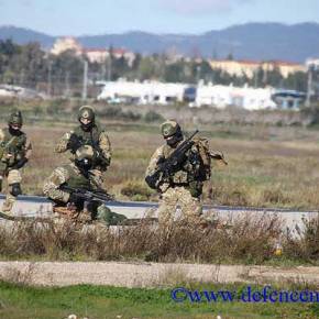 Αποκλειστικό: Οι Δυνάμεις Ειδικών Επιχειρήσεων του Ελληνικού Στρατού πραγματοποιούν διείσδυση από Chinook με Fast&nbsp;Rope