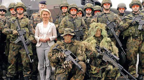 resized_03a31-e1a4ab3dursulaveasker2