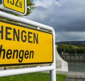 LE MONDE: Αύριο η συζήτηση για την έξωση της Ελλάδας από τη Σένγκεν – Τι λέει ο Εκπρόσωπος της&nbsp;Επιτροπής