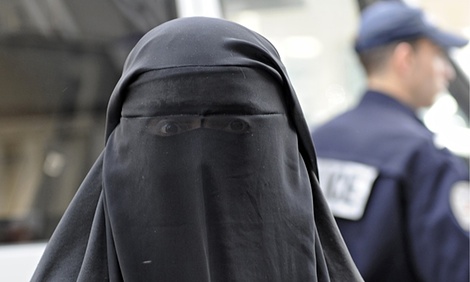Woman-wearing-burqa