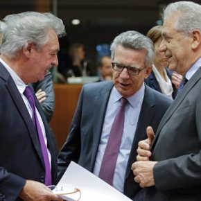 Αβραμόπουλος για το προσφυγικό: Ουσιαστική πρόοδος σε 10 μέρες αλλιώς καταρρέει το ευρωπαϊκό&nbsp;σύστημα