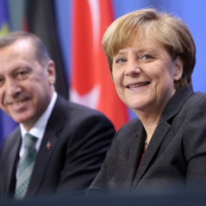 «ΑΓΚΑΛΙΑΣΜΕΝΟΙ» ΞΑΝΑ ΟΙ ΠΑΛΙΟΙ ΓΕΝΟΚΤΟΝΟΙ ΤΩΝ ΛΑΩΝ, ΓΕΡΜΑΝΙΑ ΚΑΙ&nbsp;ΤΟΥΡΚΙΑ!