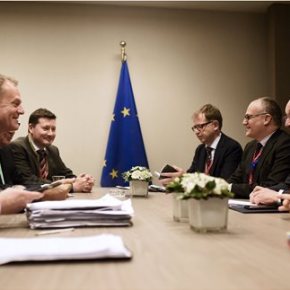 Έκλεισε η συμφωνία ΕΕ-Βρετανίας διαμηνύει ο Τουσκ μέσω Twitter | Κάμερον: «Εξασφάλισα ένα ειδικό καθεστώς εντός της ΕΕ»«Συμφωνία #UKinEU επιτεύχθηκε. Τέλος στο δράμα» έγραψε στο Twitter η πρόεδρος της&nbsp;Λιθουανίας