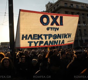 Χιλιάδες κόσμου διαδήλωσαν κατά της »Κάρτας του Πολίτη»&nbsp;(ΦΩΤΟ)
