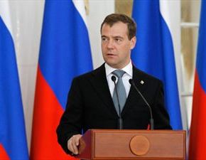 Προειδοποιεί για «ολοκληρωτικό πόλεμο» ο&nbsp;Μεντβέντεφ