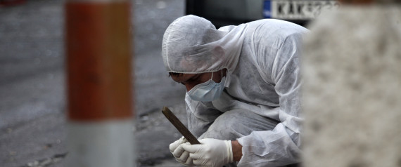 ¸êñçîç âüìâáò óôçí åßóïäï ôùí ãñáöåßùí ôïõ ÓõíäÝóìïõ Åðé÷åéñÞóåùí êáé Âéïìç÷áíéþí (ÓÅÂ) óôçí ïäü Îåíïöþíôïò 5, óôï Óýíôáãìá, ðñïêáëþíôáò õëéêÝò æçìéÝò, óôéò 03.35 ôçò Ôñßôçò 24 Íïåìâñßïõ 2015.  (EUROKINISSI/ÃÉÙÑÃÏÓ ÊÏÍÔÁÑÉÍÇÓ)