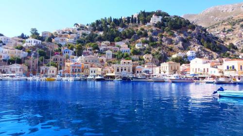 ntokimanter--umnos-stin-ellada-apo-to-bbc_w_l