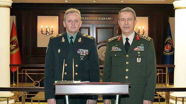 orgeneral-akar-ukrayna-genelkurmay-baskani-ile-gorustu--2