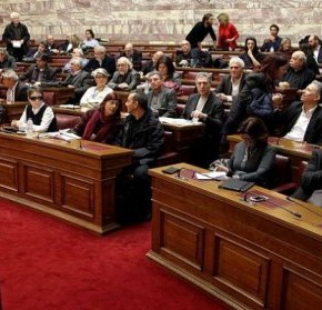 ΡΑΓΔΑΙΕΣ ΕΞΕΛΙΞΕΙΣ ΣΤΗΝ ΚΥΒΕΡΝΗΣΗ! Αυτονομούνται 35 βουλευτές λόγω ασφαλιστικού&nbsp;(ΟΝΟΜΑΤΑ)