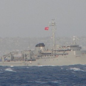 Το “Τσεσμέ” παραμένει στα διεθνή ύδατα μεταξύ Ψαρών –&nbsp;Εύβοιας