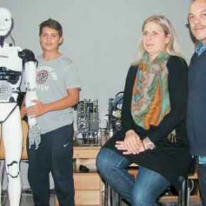 Ο 16χρονος Έλληνας που έφτιαξε ρομπότ και μας έφτιαξε τη&nbsp;μέρα!