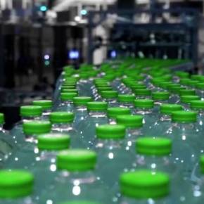 Μεγάλη επιτυχία σε χαλεπούς καιρούς – Το καλύτερο εμφιαλωμένο νερό στον κόσμο είναι ελληνικό και είναι από την Καρδίτσα (φωτό) 