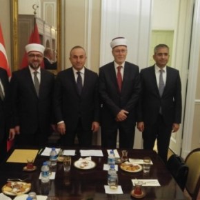 Πρόκληση Τσαβούσολου: Φωτογραφήθηκε με τους&nbsp;ψευτομουφτήδες