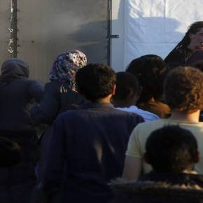 ΑΝΕΤΟΙΜΗ Η ΚΥΒΕΡΝΗΣΗ ΓΙΑ ΝΑ ΑΝΤΙΜΕΤΩΠΙΣΕΙ EXTREME ΚΑΤΑΣΤΑΣΕΙΣ – Βγαίνουν τα μαχαίρια σε όλες τις προσφυγουπόλεις της Ελλάδας και η ΕΛ.ΑΣ φοβάται μην γίνει «της Κολωνίας»!&nbsp;–