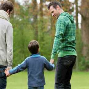 » Υπουργείο Δικαιοσύνης: «Εξετάζουμε το ζήτημα της υιοθεσίας παιδιών από ομόφυλα ζευγάρια» – Τα παιδιά τα ρωτήσατε; 