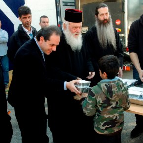 ΤΟ ΠΑΡΑΔΕΧΘΗΚΕ ΑΛΛΑ ΑΡΝΗΘΗΚΕ ΟΤΙ ΤΟ ΕΚΑΝΕ ΓΙΑ ΝΑ ΜΗ ΘΙΓΟΥΝ ΟΙ ΜΟΥΣΟΥΛΜΑΝΟΙ – Αρχιεπίσκοπος Ιερώνυμος: «Aφαίρεσα τον Σταυρό για να δείξω απλότητα όταν επισκέφθηκα πρόσφυγες και λάθρο»&nbsp;–