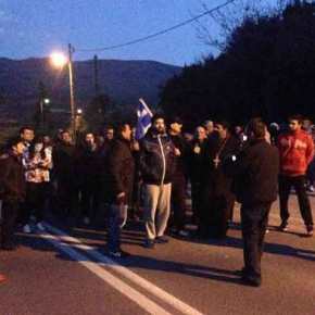 Ξεσηκώθηκαν οι κάτοικοι της Βέροιας κατά των λαθρομεταναστών – Άγριο κράξιμο στον συριζαίο Ουρσουζίδη! Φωτορεπορτάζ,&nbsp;Βίντεο