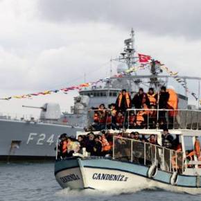 ΒΙΝΤΕΟ ΝΤΟΚΟΥΜΕΝΤΟ – Τουρκική φρεγάτα της νατοϊκής δύναμης φέρνει λαθρομετανάστες στα ελληνικά χωρικά&nbsp;ύδατα