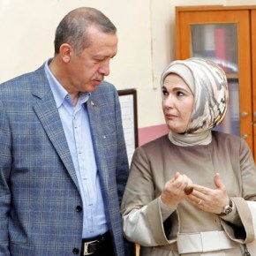 Σύζυγος Ερντογάν: «Τα χαρέμια ήταν ένας εκπαιδευτικός θεσμός για την προετοιμασία των γυναικών για τη&nbsp;ζωή»