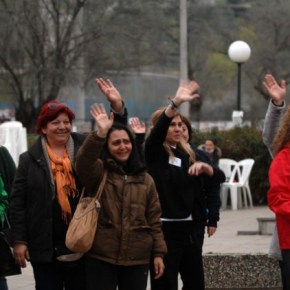 Αποχαιρετισμός με συγκίνηση και&nbsp;«ευχαριστώ»