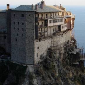 Η ΔΥΝΑΜΗ ΤΩΝ ΚΕΙΜΕΝΩΝ ΤΗΣ ΟΡΘΟΔΟΞΙΑΣ «ΤΡΟΜΑΖΕΙ» ΑΚΟΜΑ ΚΑΙ ΤΙΣ ΥΠΕΡΔΥΝΑΜΕΙΣ – Η επίσκεψη Β.Πούτιν και Πατριάρχη Κύριλου στο Άγιος Όρος και η πρόρρηση του 1053 μ.Χ. που προβληματίζει την Μόσχα!&nbsp;–