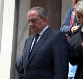 ΠΟΛΙΤΙΚΟ ΜΗΝΥΜΑ ΚΑΡΑΜΑΝΛΗ: Στον συγκινητικό αποχαιρετισμό του στενού συνεργάτη του Γιάννη&nbsp;Αγγέλου