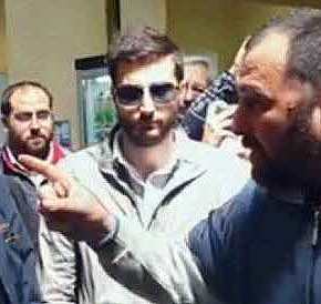 ΑΓΡΙΟ ΒΡΙΣΙΔΙ ΣΕ ΣΥΡΙΖΑΙΟΥΣ ΒΟΥΛΕΥΤΕΣ! «Ξεφτιλισμένοι σαν δεν ντρέπεστε. Ουστ, απο εδώ»!&nbsp;(βίντεο)