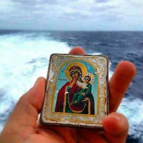 Μεσ του Αιγαίου τα νερά ΑΓΓΕΛΟΙ φτερουγίζουν και όχι ο Πάπας. Ο Άγιος Ραφαήλ θα τους υποδεχτεί όλους στην&nbsp;Λέσβο