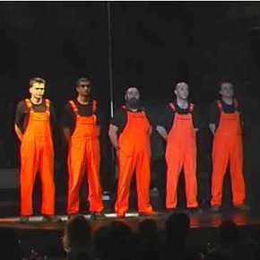 Το συρτάκι του Τζίμη Πανούση απάντηση στους παλλόμενους του Φαμπρ! –&nbsp;ΒΙΝΤΕΟ