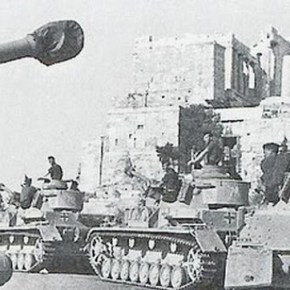 27 Απριλίου 1941: Οι Γερμανοί στην Αθήνα – Ποιοι τους υποδέχτηκαν σε καφενείο&nbsp;ΒΙΝΤΕΟ