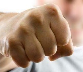 ΣΟΚ! Ξυλοφόρτωσαν υποψήφιο βουλευτή μέσα στο ιατρείο&nbsp;του!