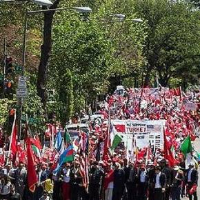 Ξεδιάντροποι! Τούρκοι έκαναν διαδήλωση κατά των θυμάτων της Γενοκτονίας των&nbsp;Αρμενίων