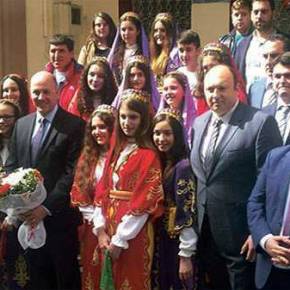 Επιχείρηση αφελληνισμού της Θράκης μας: Περιοδεία του τούρκου πρέσβη σε μειονοτικά&nbsp;σχολεία!