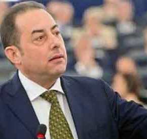 ΕΚΡΗΞΗ ΠΙΤΕΛΑ ΥΠΕΡ ΤΗΣ ΕΛΛΑΔΑΣ: «Οι Γερμανοί καρχαρίες τύπου Σόϊμπλε θέλουν να τη δουν να&nbsp;βυθίζεται»