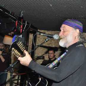 ΟΤΑΝ ΕΝΑΣ ΤΟΥΡΚΟΣ ΤΡΑΓΟΥΔΑ ΓΙΑ ΤΗΝ… ΠΑΝΑΓΙΑ! (βίντεο-τραγουδι)