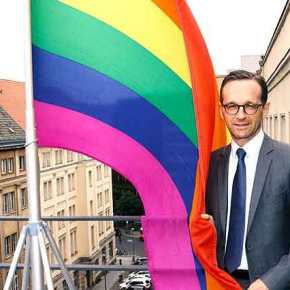 ΓΕΡΜΑΝΟΣ ΥΠΟΥΡΓΟΣ ΣΧΕΔΙΑΣΕ… «ΙΣΛΑΜΟΠΟΙΗΣΗ» ΚΑΙ ΔΕΙΤΕ ΤΙ ΕΓΙΝΕ&nbsp;(βίντεο)