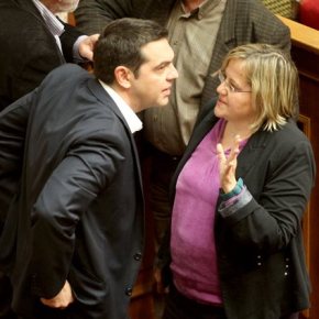 Παραιτήθηκε από βουλευτής η Βασιλική Κατριβάνου μετά το «όχι» στον κόφτη και στο&nbsp;υπερταμείο.