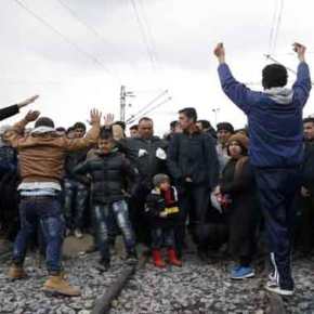 Αποκαλυπτικό βίντεο: Πρόσφυγες στην Ειδομένη διαδηλώνουν υπέρ των ισλαμιστών στο Χαλέπι – Επιτέθηκαν στις αστυνομικές&nbsp;δυνάμεις