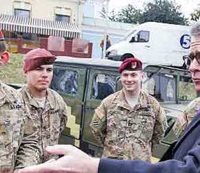 ΜΑΣ ΣΤΕΛΝΟΥΝ ΤΟΝ… ΑΝΤΙ-ΠΟΥΤΙΝ ΠΡΕΣΒΗ ΤΩΝ&nbsp;ΗΠΑ!