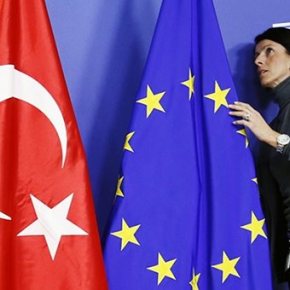 FT: Η ΕΕ προτείνει απελευθέρωση θεωρήσεων για την Τουρκία, αλλά με κρίσιμους&nbsp;αστερίσκους